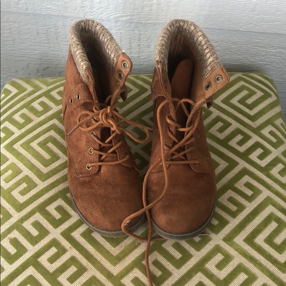 Perfect fall boots! - Picture 2 of 6